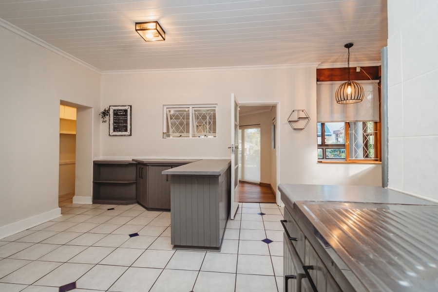 6 Bedroom Property for Sale in Heatherlands Western Cape